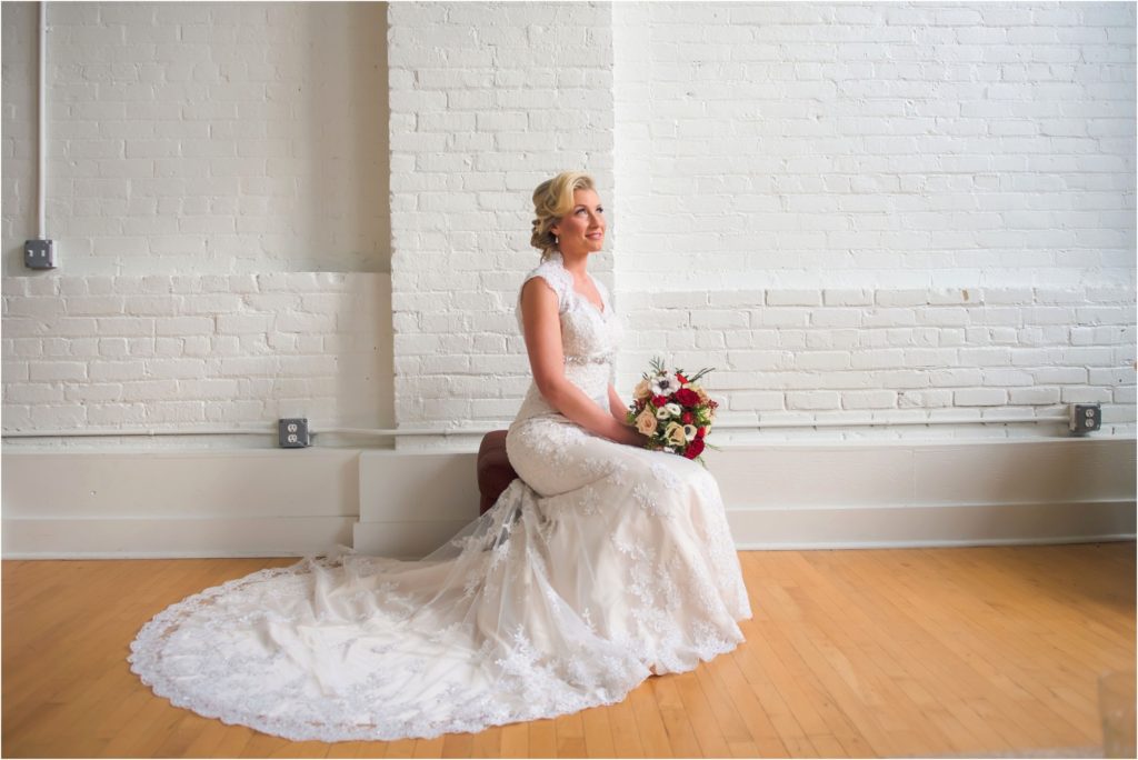 Erin Schmidt Photography | boho summer Waterview Lofts wedding | Metro Detroit wedding photographer | Where should I get ready for my wedding | wedding tips | Westin Book Cadillac wedding getting ready photos