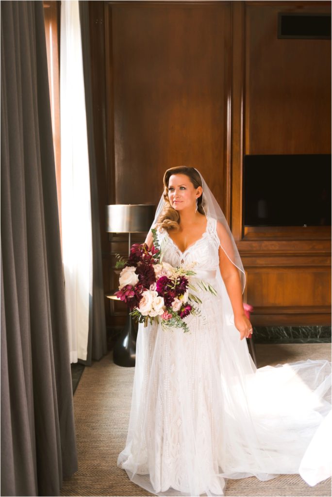 Erin Schmidt Photography | boho summer Waterview Lofts wedding | Metro Detroit wedding photographer | Where should I get ready for my wedding | wedding tips | Detroit Foundation Hotel getting ready wedding photos