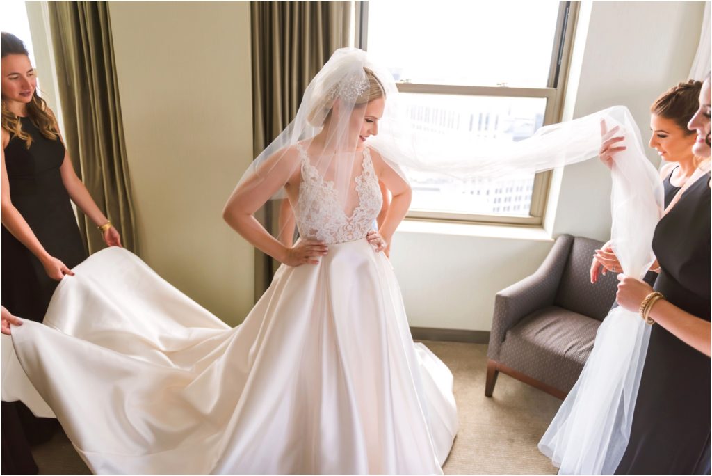 Erin Schmidt Photography | boho summer Waterview Lofts wedding | Metro Detroit wedding photographer | Where should I get ready for my wedding | wedding tips | Westin Book Cadillac wedding getting ready photos