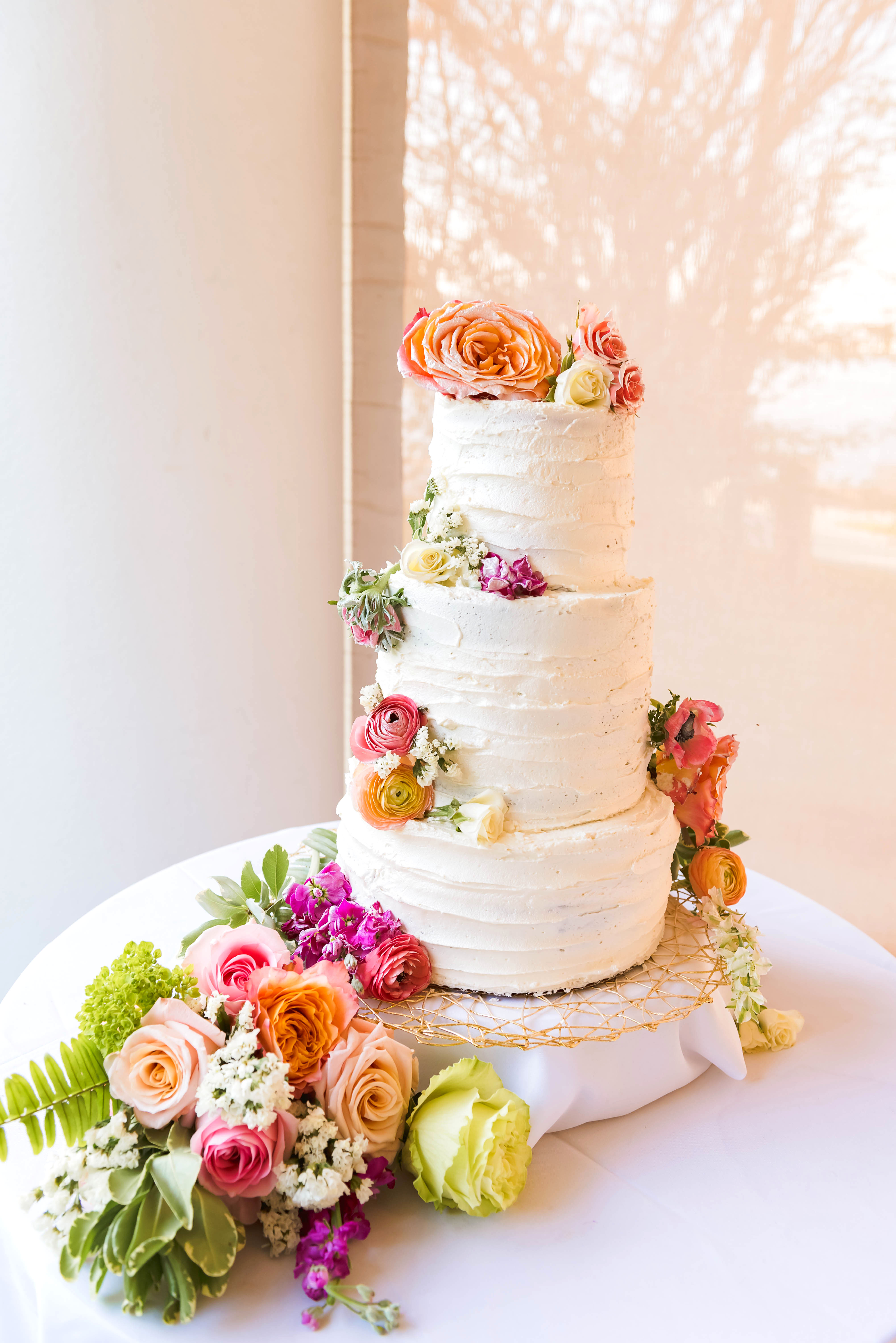 florida wedding cake | erin schmidt photo | burroughs home wedding fort myers florida wedding photos