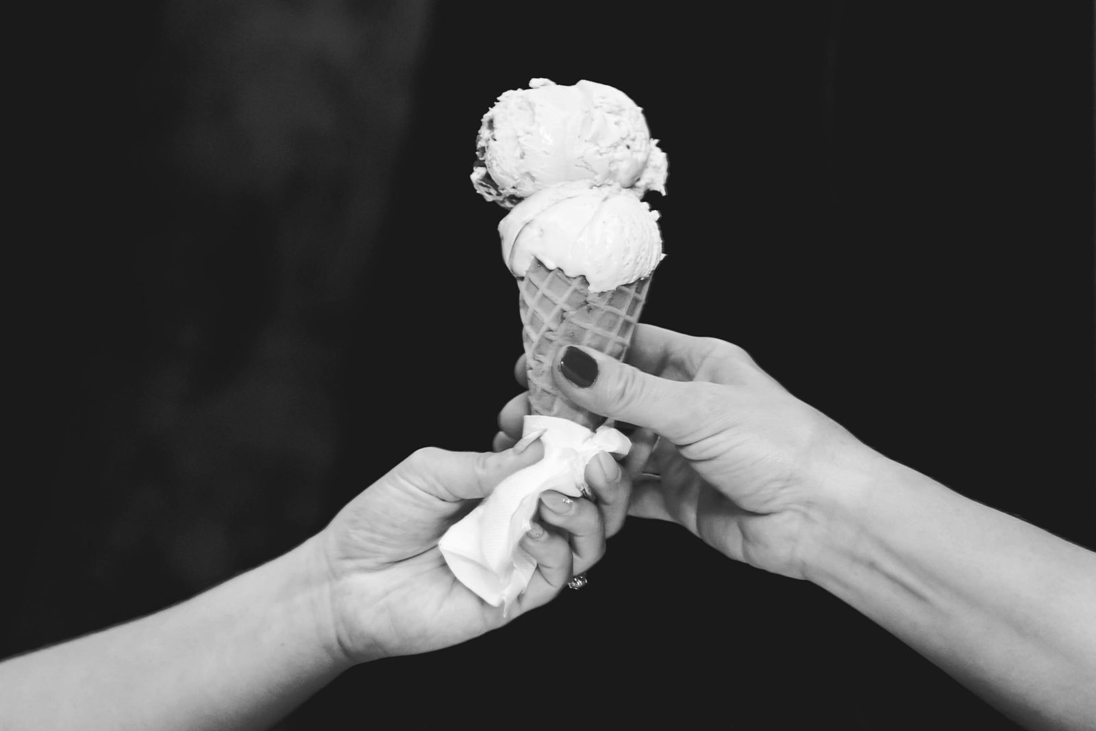love boat ice cream | erin schmidt photo | burroughs home wedding fort myers florida wedding photos