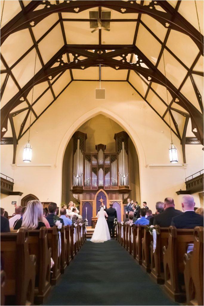 Erin Schmidt Photography | Ann Arbor spring greenery wedding | Metro Detroit wedding photographer