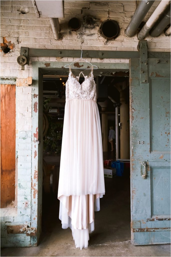 Erin Schmidt Photography | Metro Detroit wedding photographer | Whiskey Factory wedding
