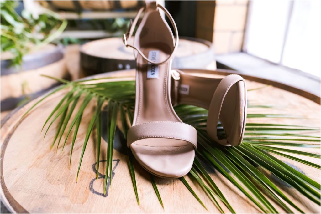 Erin Schmidt Photography | Metro Detroit wedding photographer | Whiskey Factory wedding