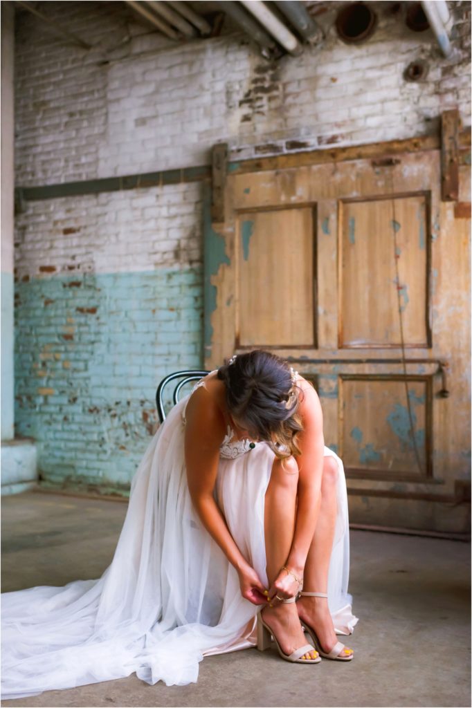 Erin Schmidt Photography | Metro Detroit wedding photographer | Whiskey Factory wedding