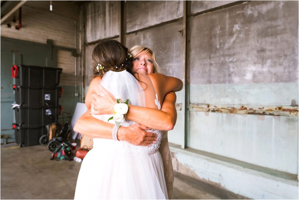 Erin Schmidt Photography | Metro Detroit wedding photographer | Whiskey Factory wedding