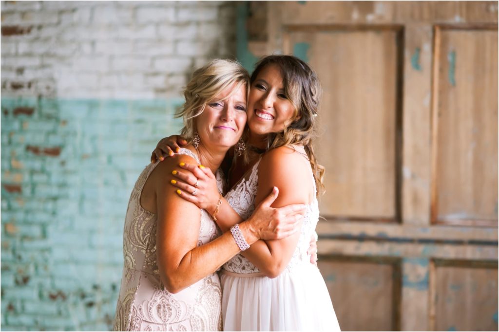Erin Schmidt Photography | Metro Detroit wedding photographer | Whiskey Factory wedding