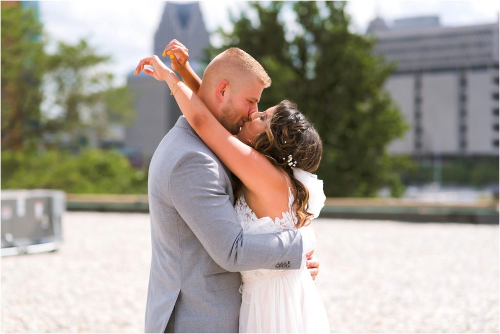 Erin Schmidt Photography | Metro Detroit wedding photographer | Whiskey Factory wedding