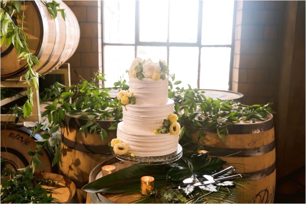 Erin Schmidt Photography | Metro Detroit wedding photographer | Whiskey Factory wedding