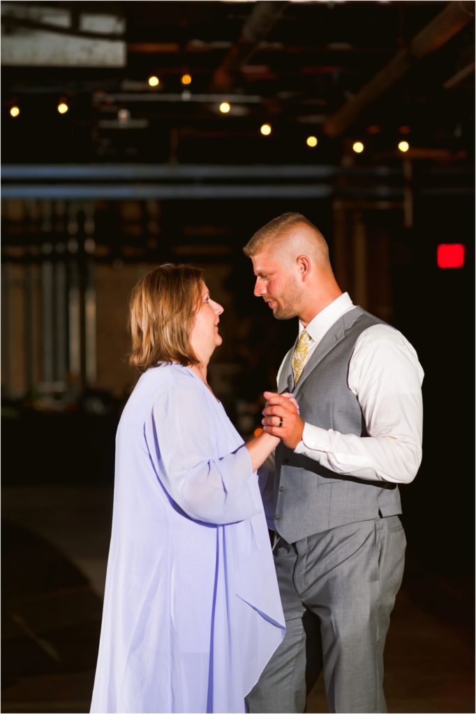 Erin Schmidt Photography | Metro Detroit wedding photographer | Whiskey Factory wedding