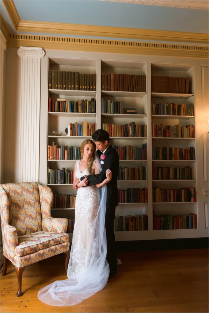 Erin Schmidt Photography | Metro Detroit wedding photographer | summer Lovett Hall wedding