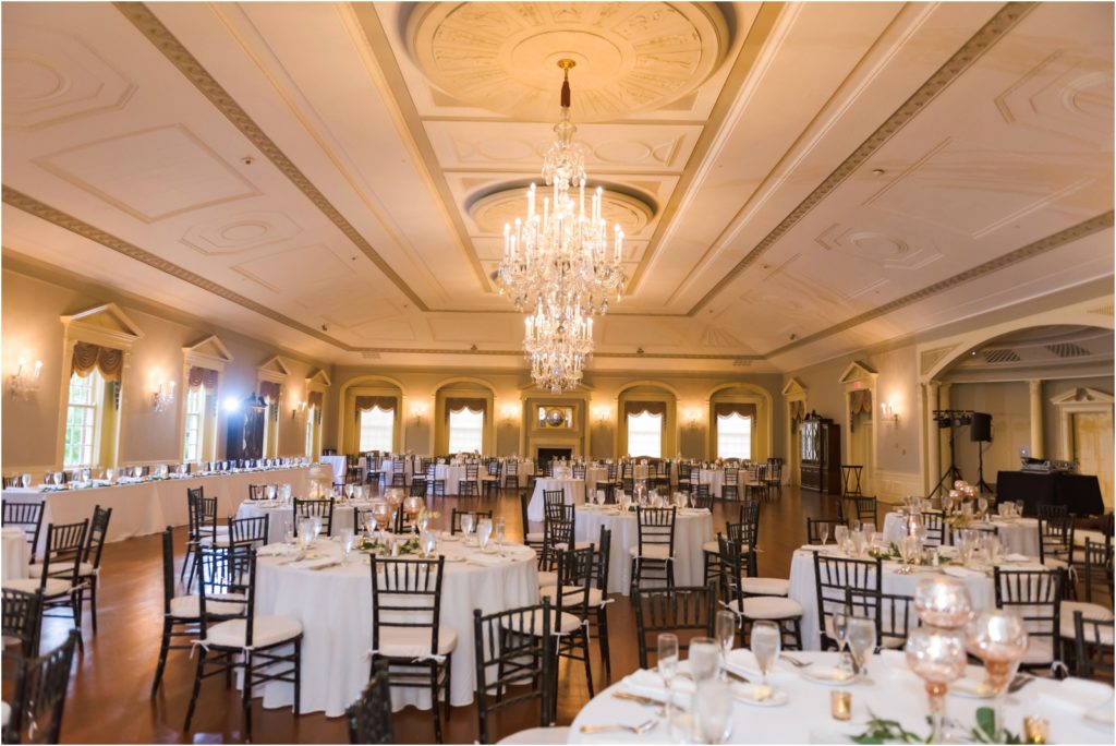 Erin Schmidt Photography | Metro Detroit wedding photographer | summer Lovett Hall wedding