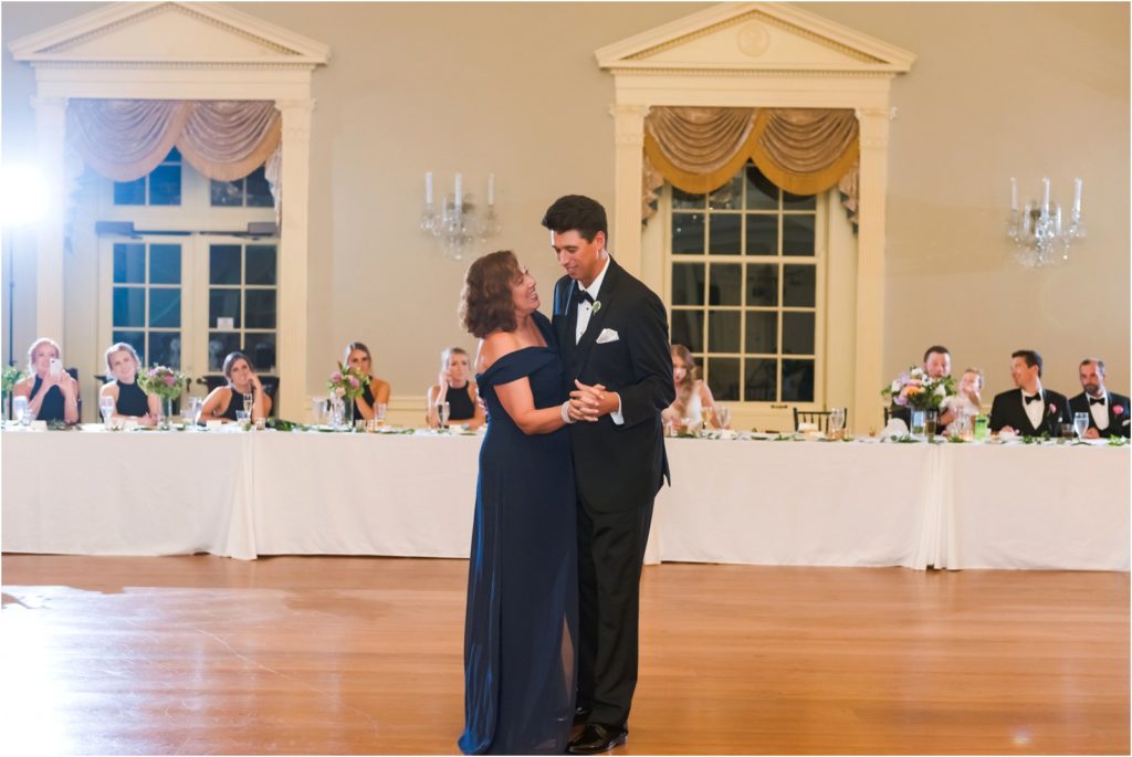 Erin Schmidt Photography | Metro Detroit wedding photographer | summer Lovett Hall wedding