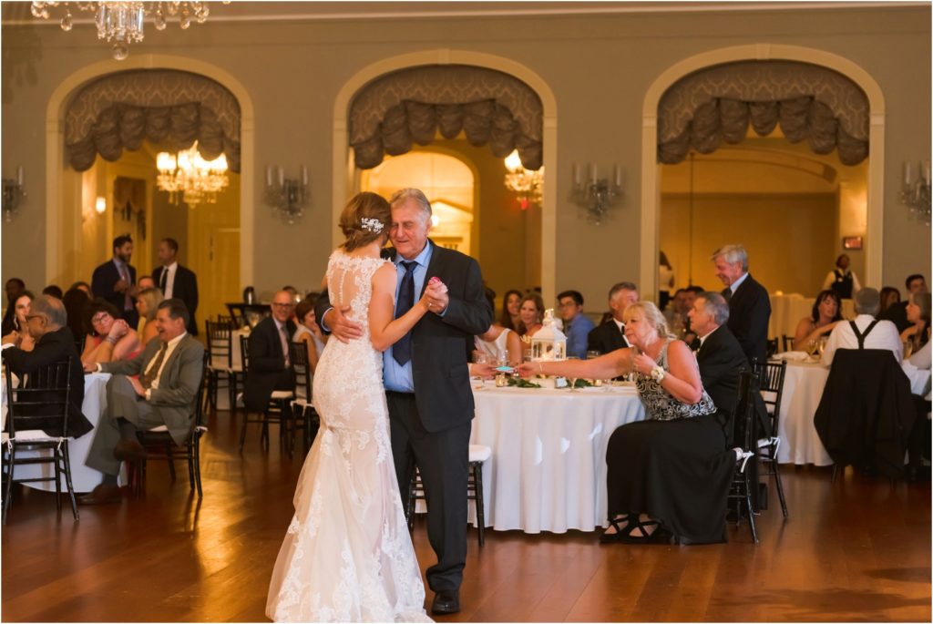 Erin Schmidt Photography | Metro Detroit wedding photographer | summer Lovett Hall wedding