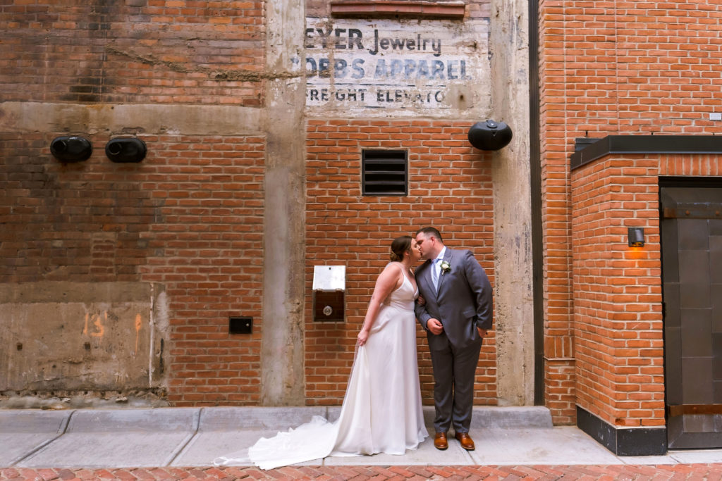 Erin Schmidt Photography | summer Eastern Market wedding | Shinola Hotel wedding | Metro Detroit wedding photographer