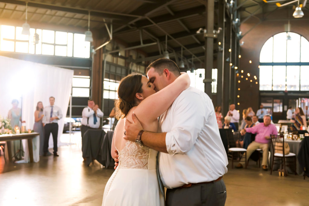 Erin Schmidt Photography | summer Eastern Market wedding | Shinola Hotel wedding | Metro Detroit wedding photographer