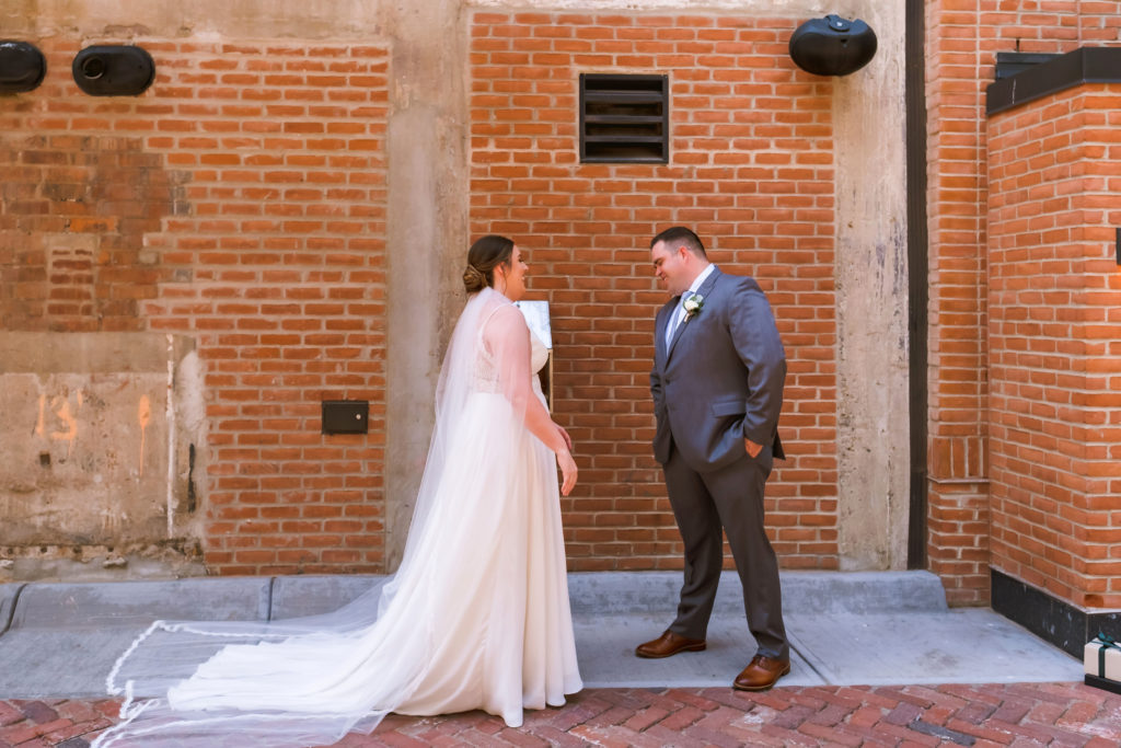 Erin Schmidt Photography | summer Eastern Market wedding | Shinola Hotel wedding | Metro Detroit wedding photographer