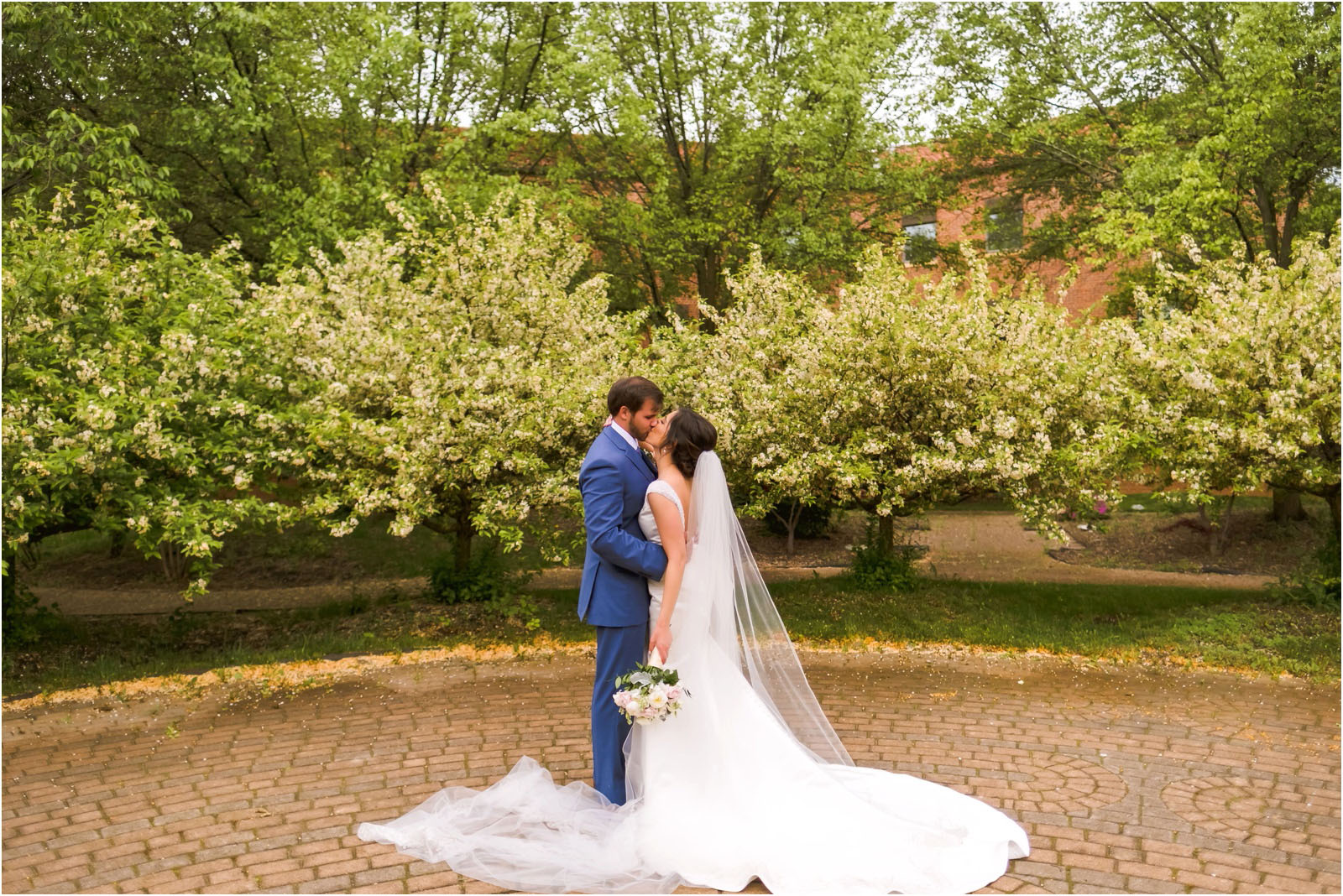 Erin Schmidt Photography | spring Inn at St. John's wedding | Metro Detroit wedding photographer