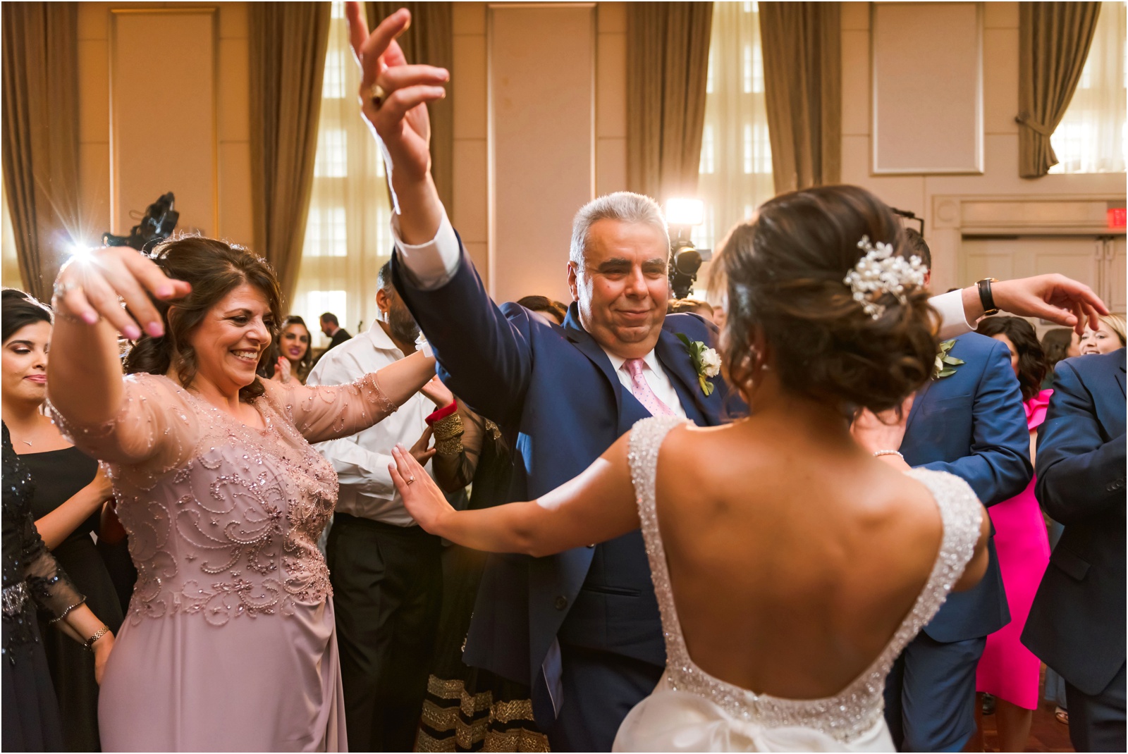 Erin Schmidt Photography | spring Inn at St. John's wedding | Metro Detroit wedding photographer
