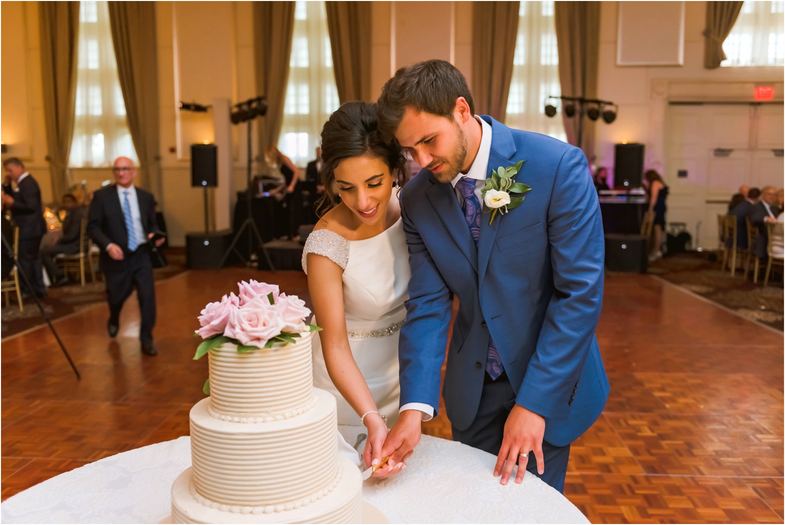 Erin Schmidt Photography | spring Inn at St. John's wedding | Metro Detroit wedding photographer