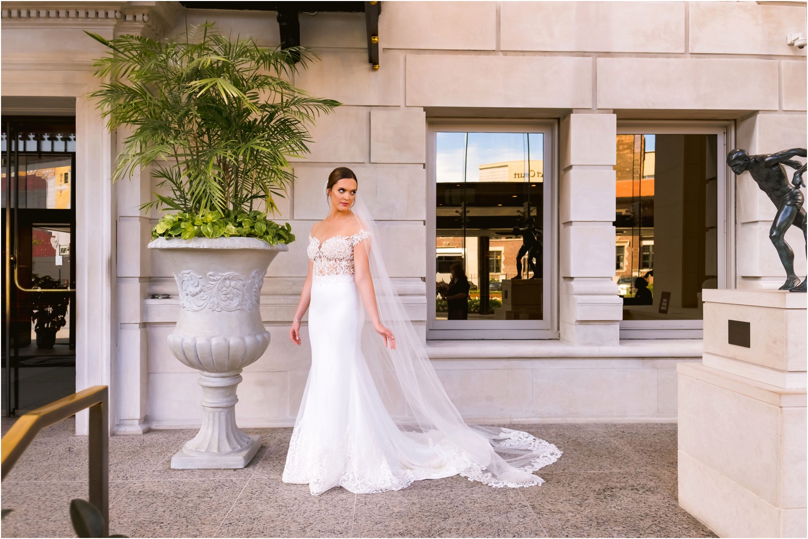 Erin Schmidt Photography | glamorous Detroit Athletic Club wedding photos | Metro Detroit wedding photographer