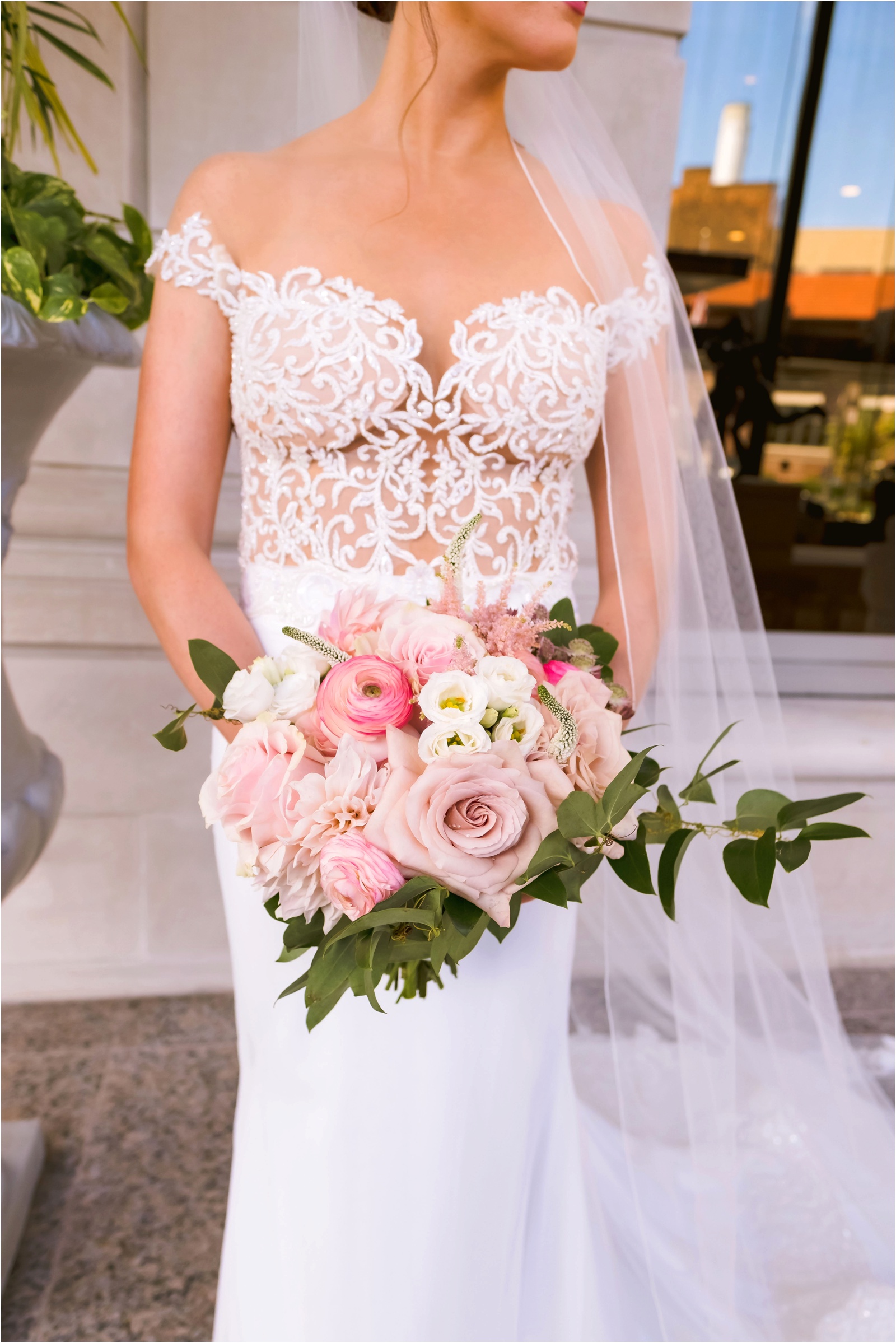 Erin Schmidt Photography | glamorous Detroit Athletic Club wedding photos | Metro Detroit wedding photographer
