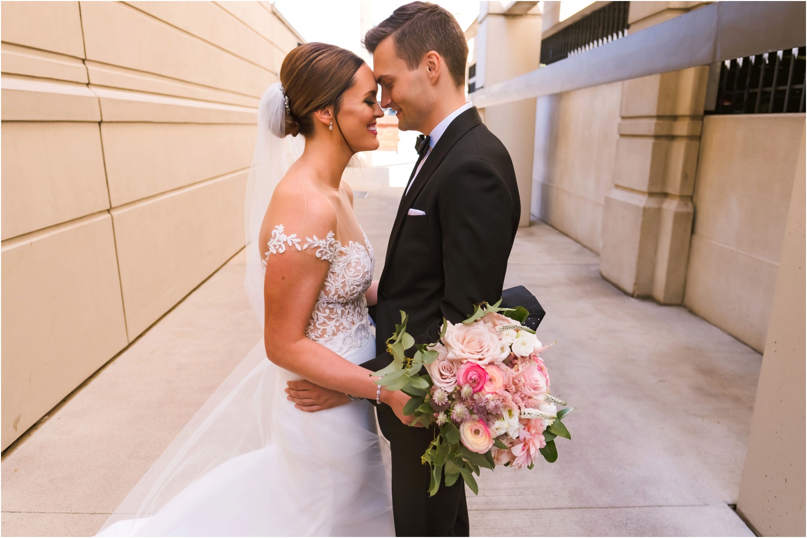 Erin Schmidt Photography | glamorous Detroit Athletic Club wedding photos | Metro Detroit wedding photographer