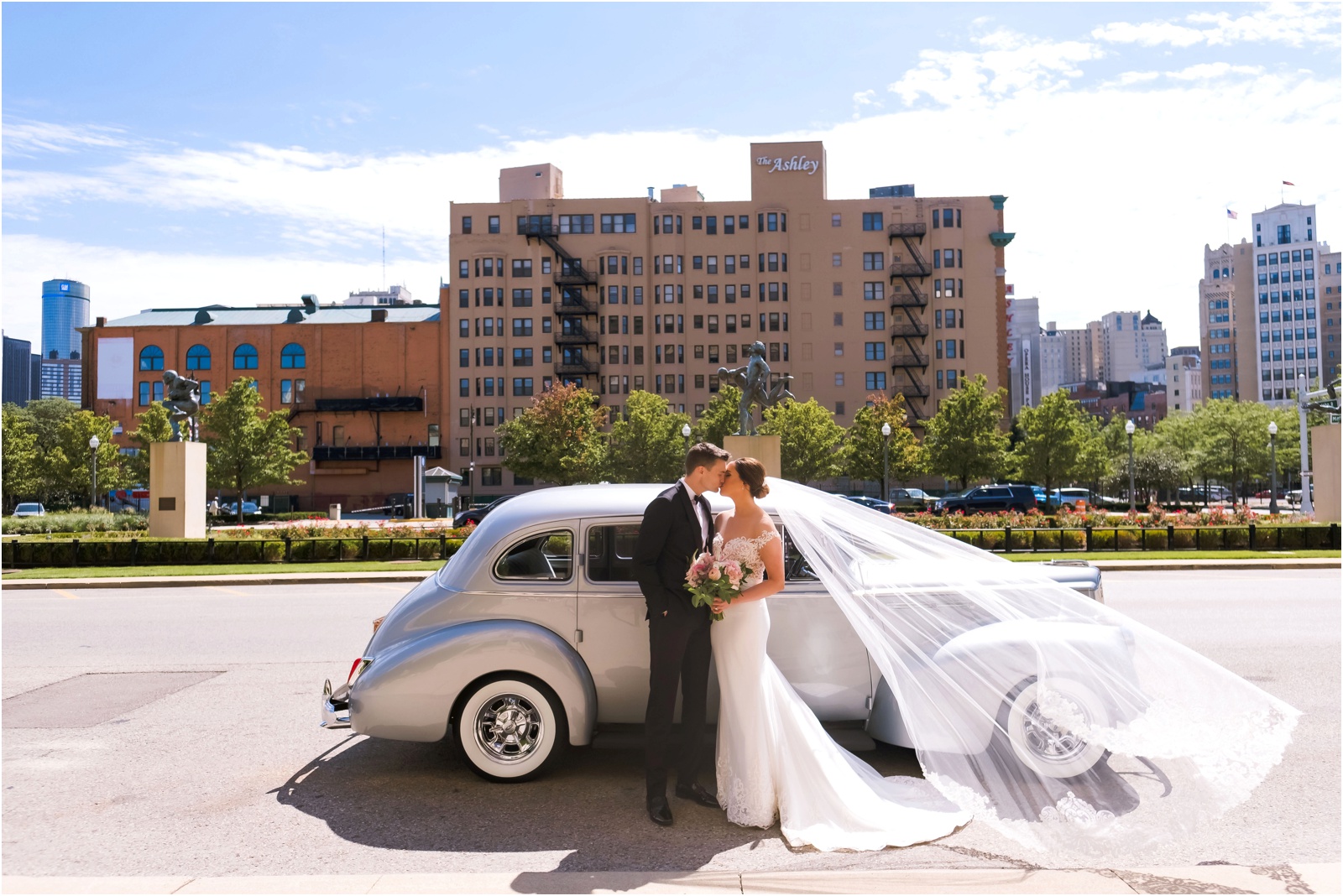 Erin Schmidt Photography | glamorous Detroit Athletic Club wedding photos | Metro Detroit wedding photographer