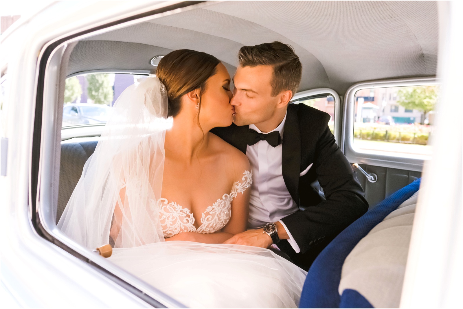 Erin Schmidt Photography | glamorous Detroit Athletic Club wedding photos | Metro Detroit wedding photographer