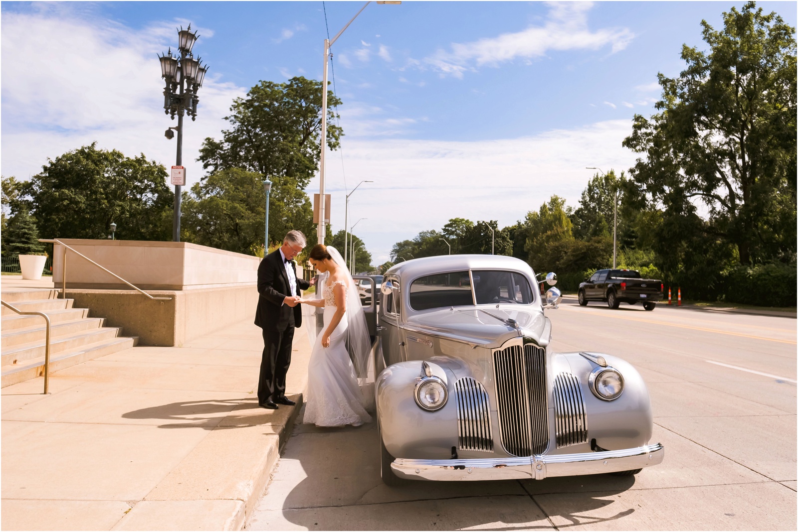 Erin Schmidt Photography | glamorous Detroit Athletic Club wedding photos | Metro Detroit wedding photographer