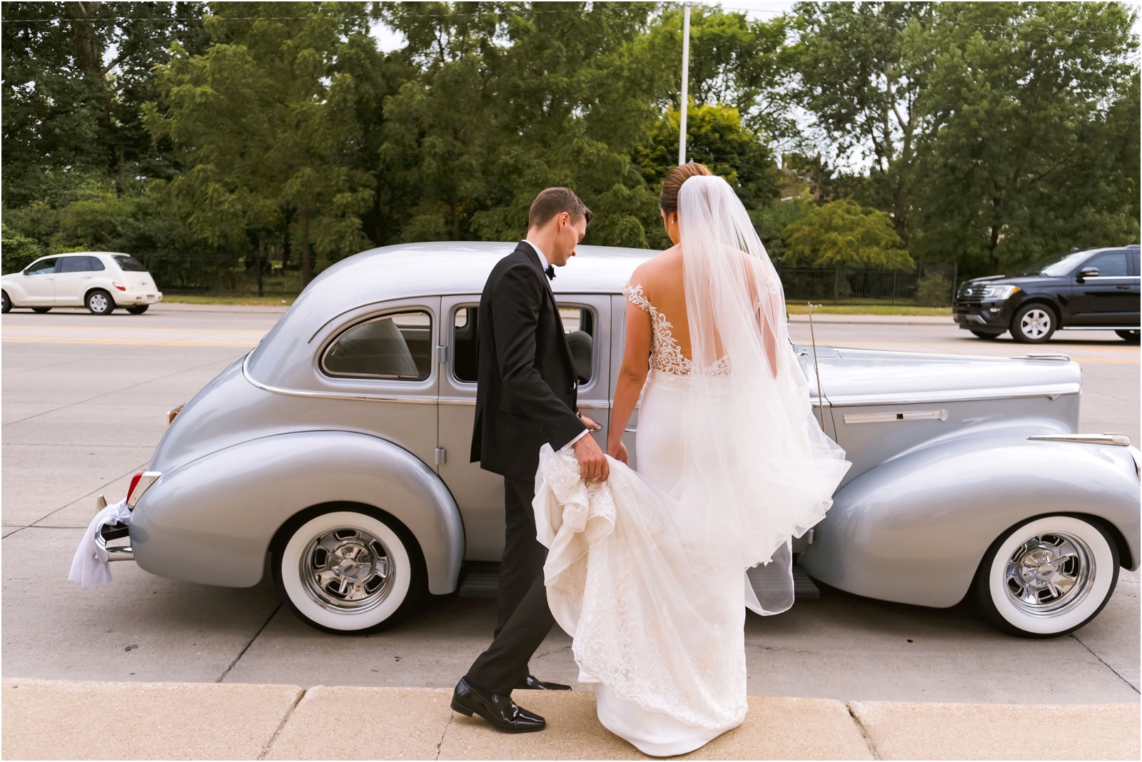 Erin Schmidt Photography | glamorous Detroit Athletic Club wedding photos | Metro Detroit wedding photographer