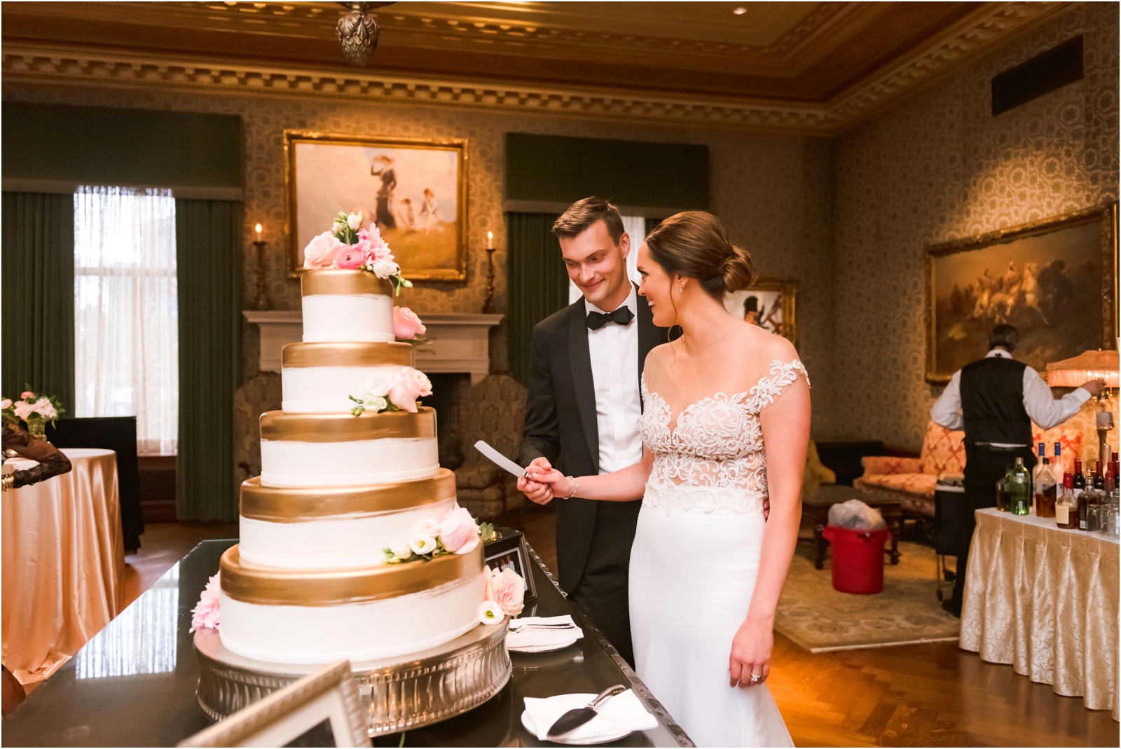 Erin Schmidt Photography | glamorous Detroit Athletic Club wedding photos | Metro Detroit wedding photographer