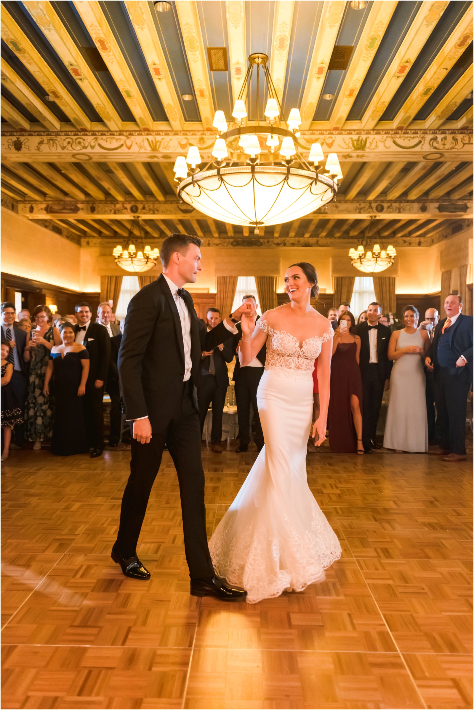 Erin Schmidt Photography | glamorous Detroit Athletic Club wedding photos | Metro Detroit wedding photographer