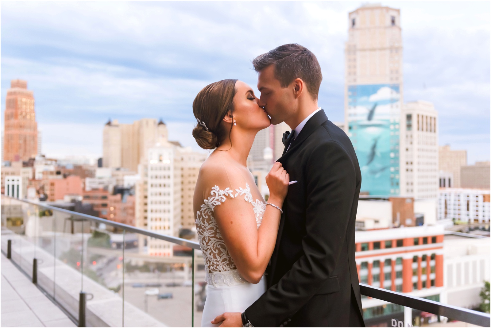 Erin Schmidt Photography | glamorous Detroit Athletic Club wedding photos | Metro Detroit wedding photographer