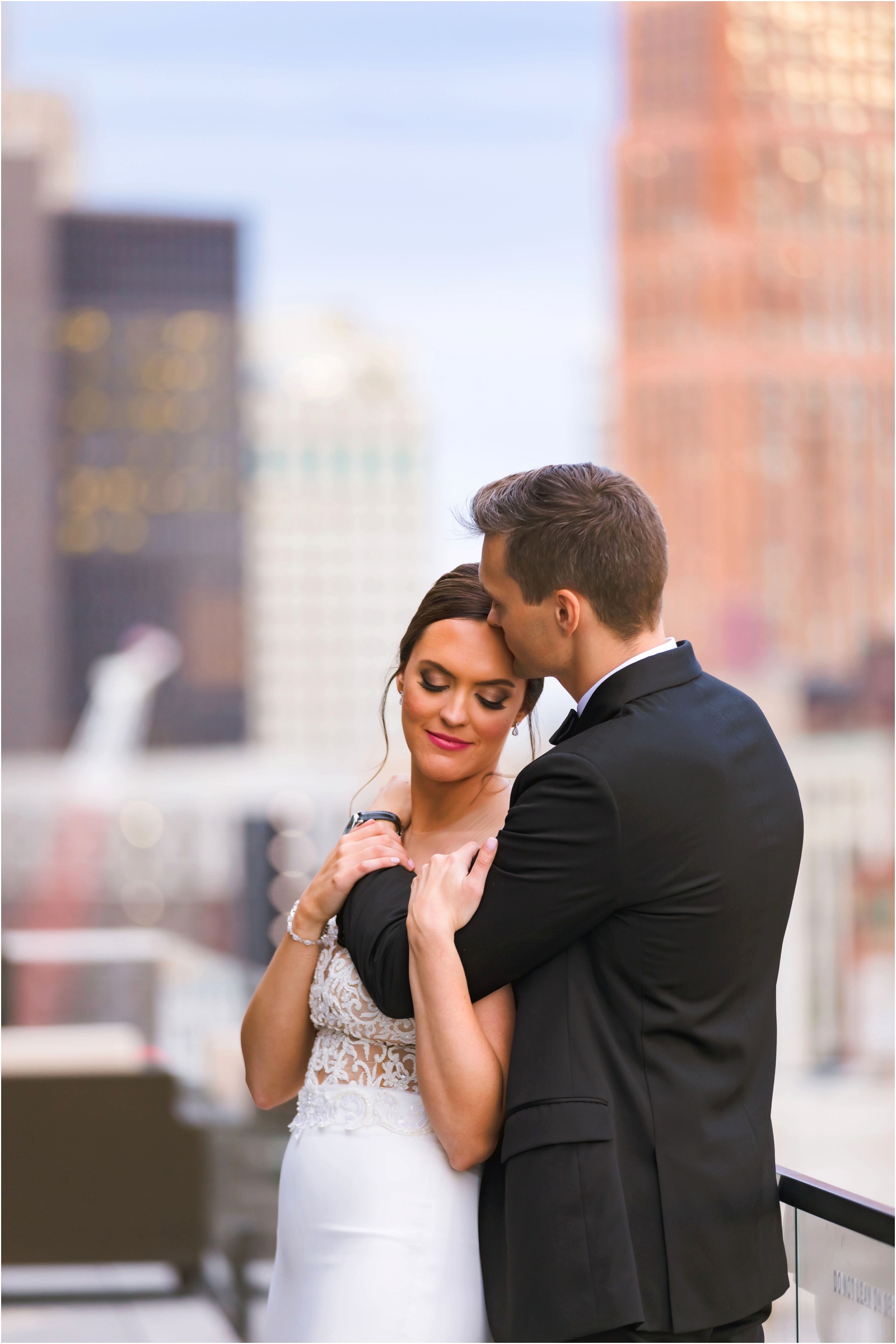 Erin Schmidt Photography | glamorous Detroit Athletic Club wedding photos | Metro Detroit wedding photographer