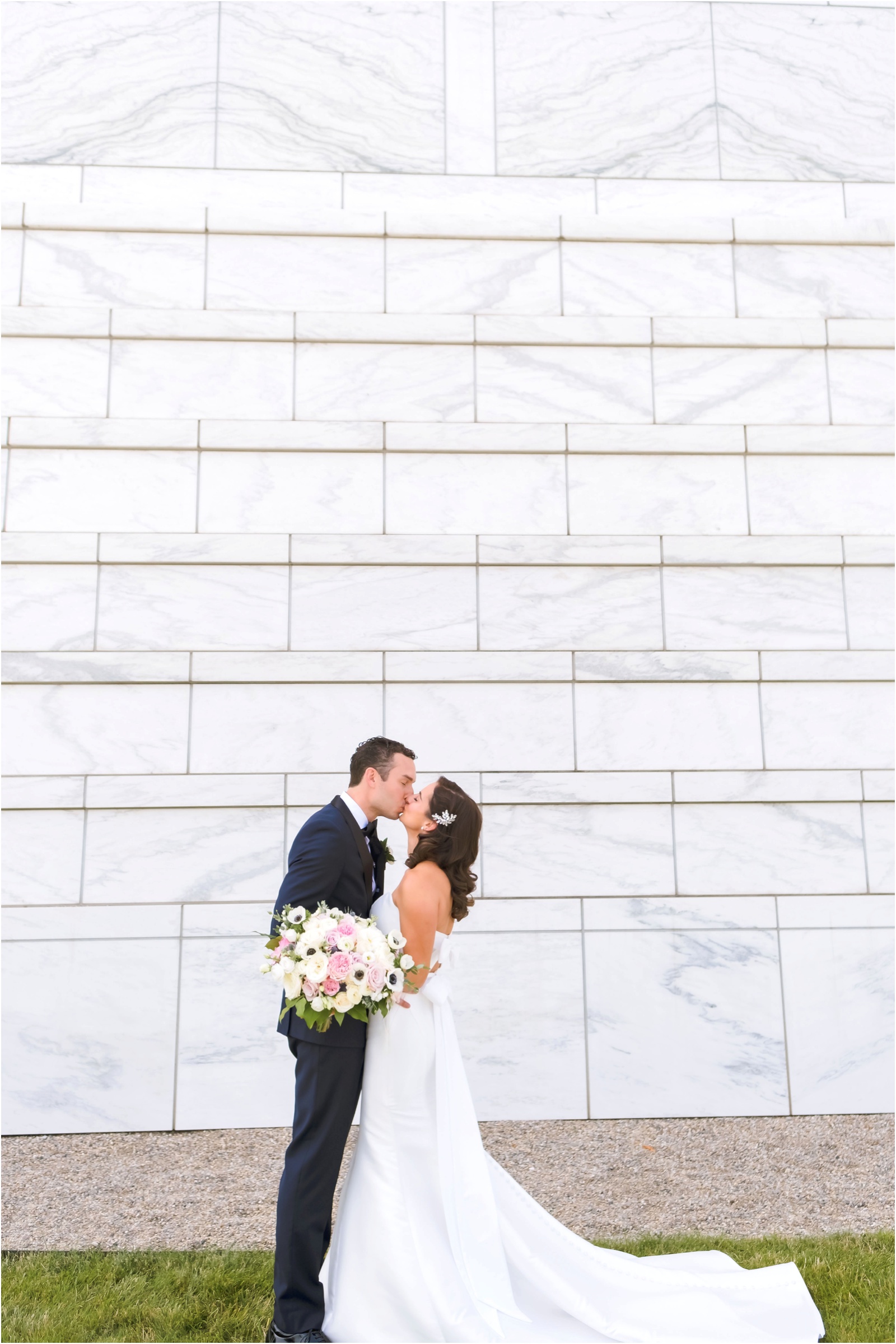 Erin Schmidt Photography | Gem Theatre wedding | Metro Detroit wedding photographer