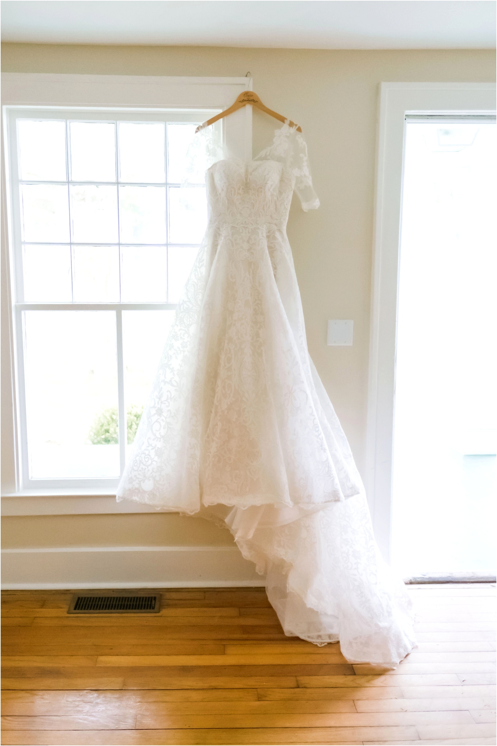 Erin Schmidt Photography | Metro Detroit wedding photographers | spring Cornman Farms wedding