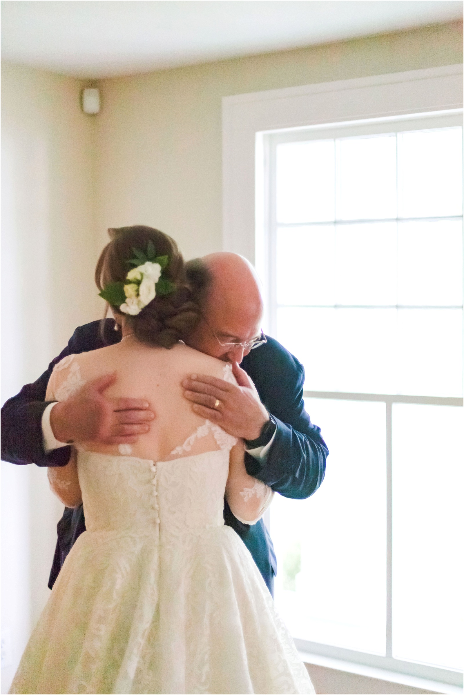 Erin Schmidt Photography | Metro Detroit wedding photographers | spring Cornman Farms wedding