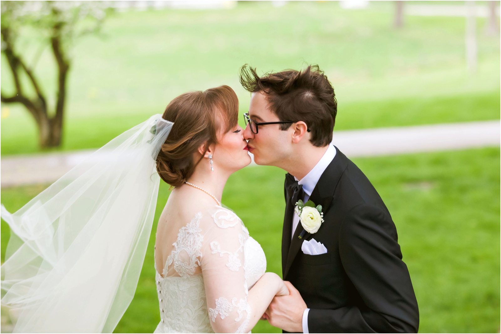 Erin Schmidt Photography | Metro Detroit wedding photographers | spring Cornman Farms wedding