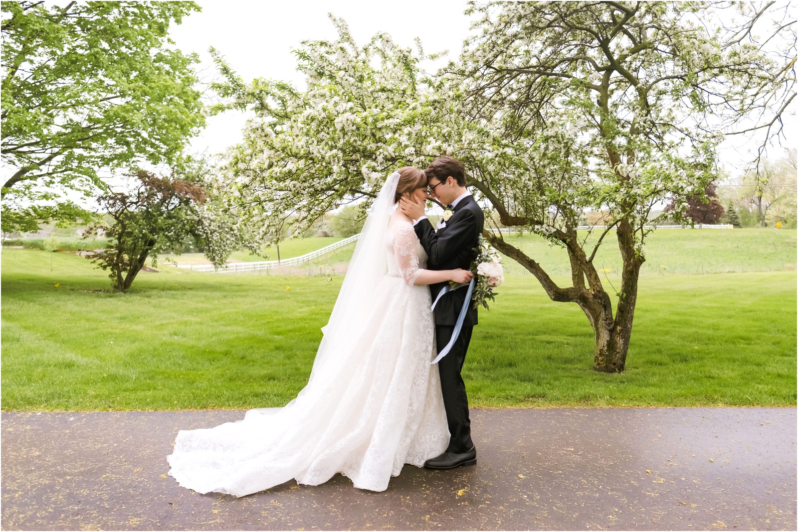 Erin Schmidt Photography | Metro Detroit wedding photographers | spring Cornman Farms wedding