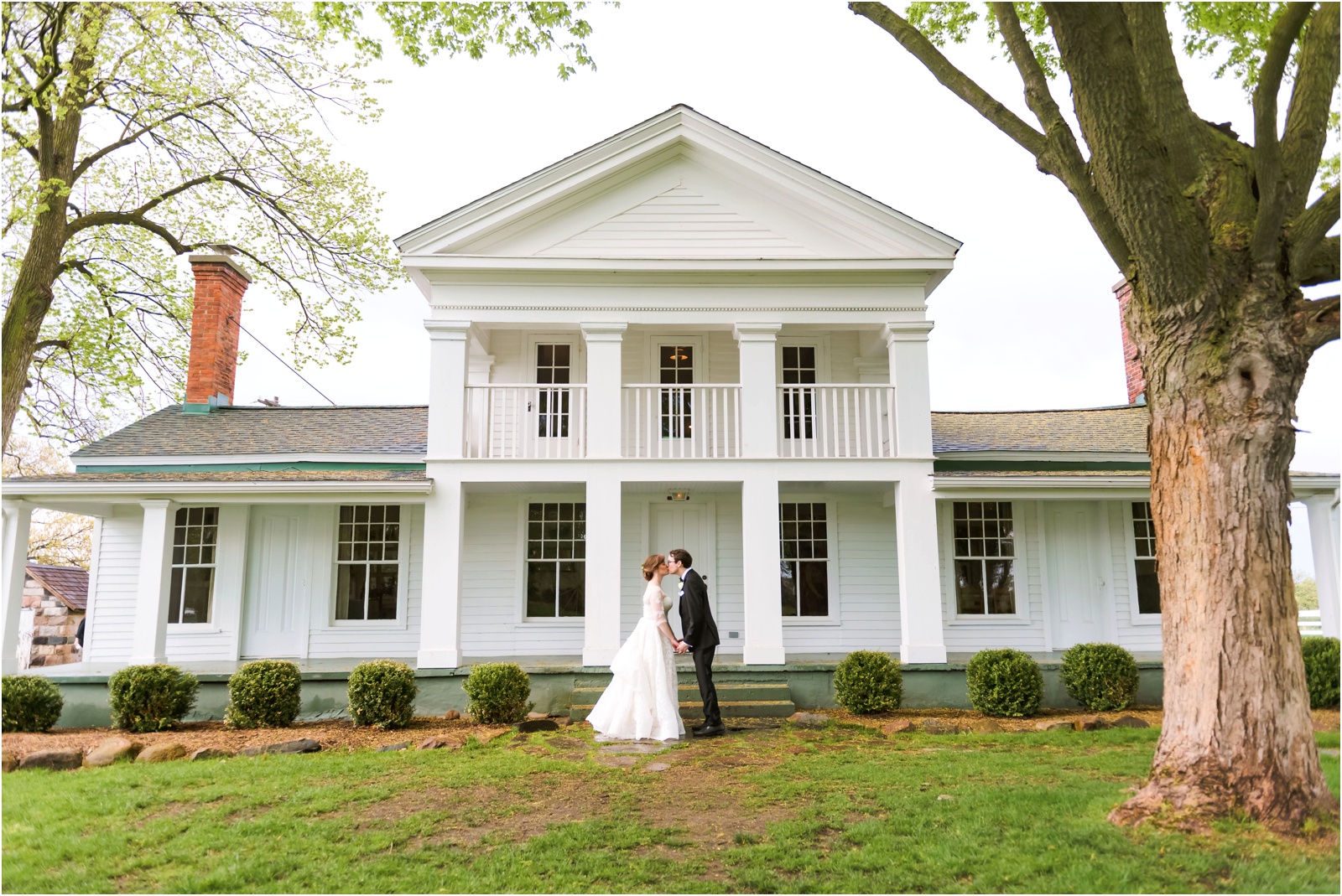 Erin Schmidt Photography | Metro Detroit wedding photographers | spring Cornman Farms wedding