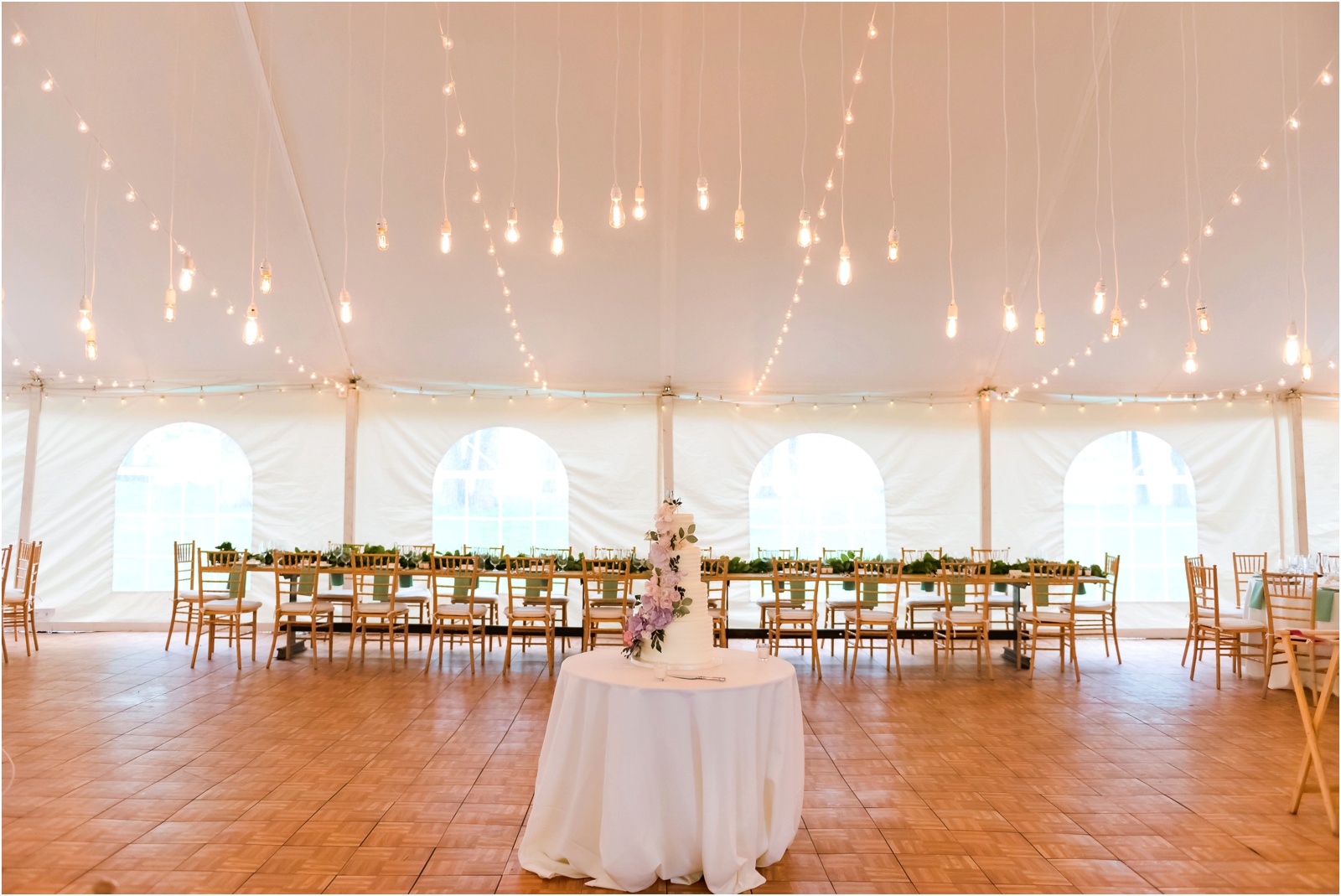 Erin Schmidt Photography | Metro Detroit wedding photographers | spring Cornman Farms wedding