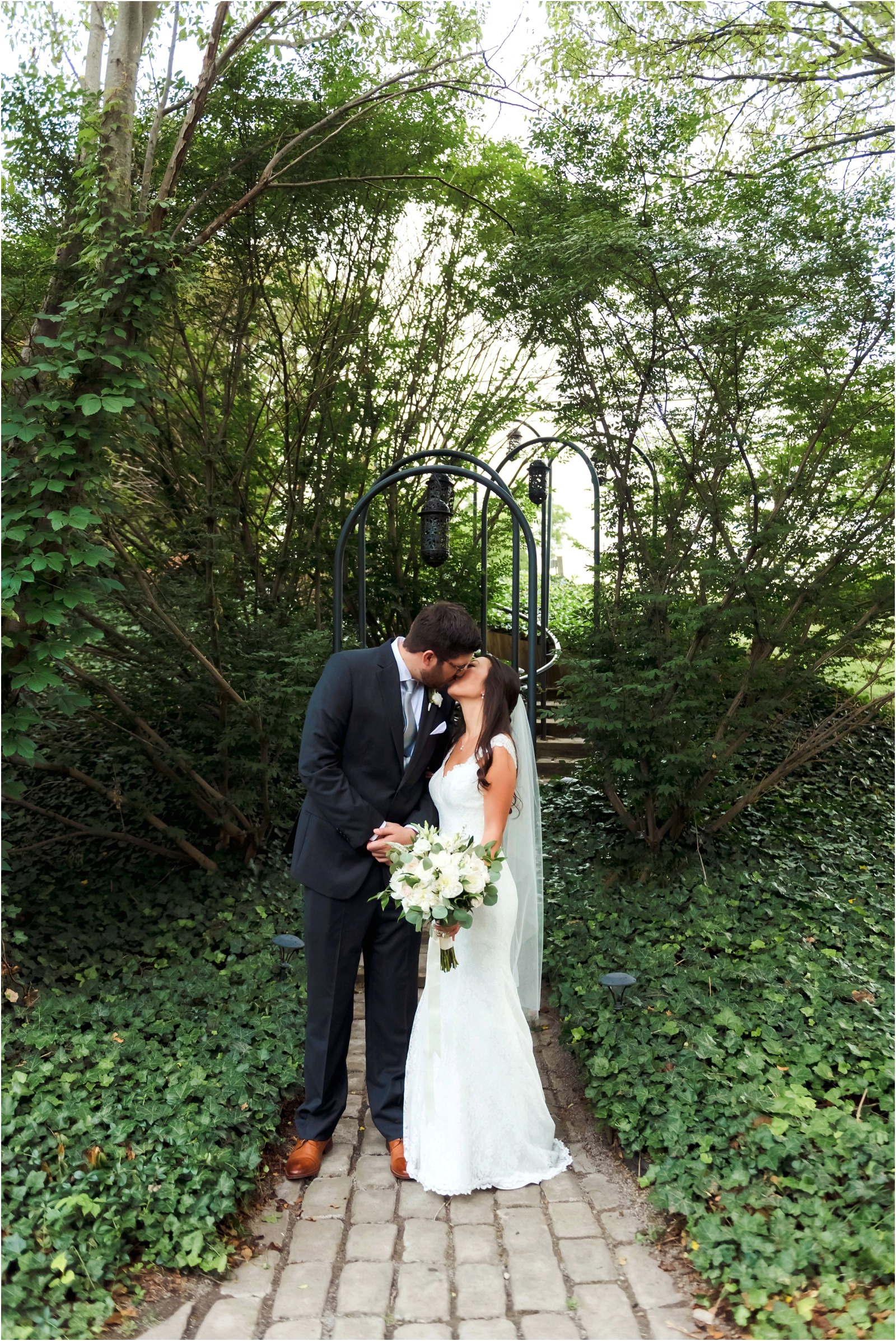 Michigan Wedding photographer | Weller's Carriage House wedding