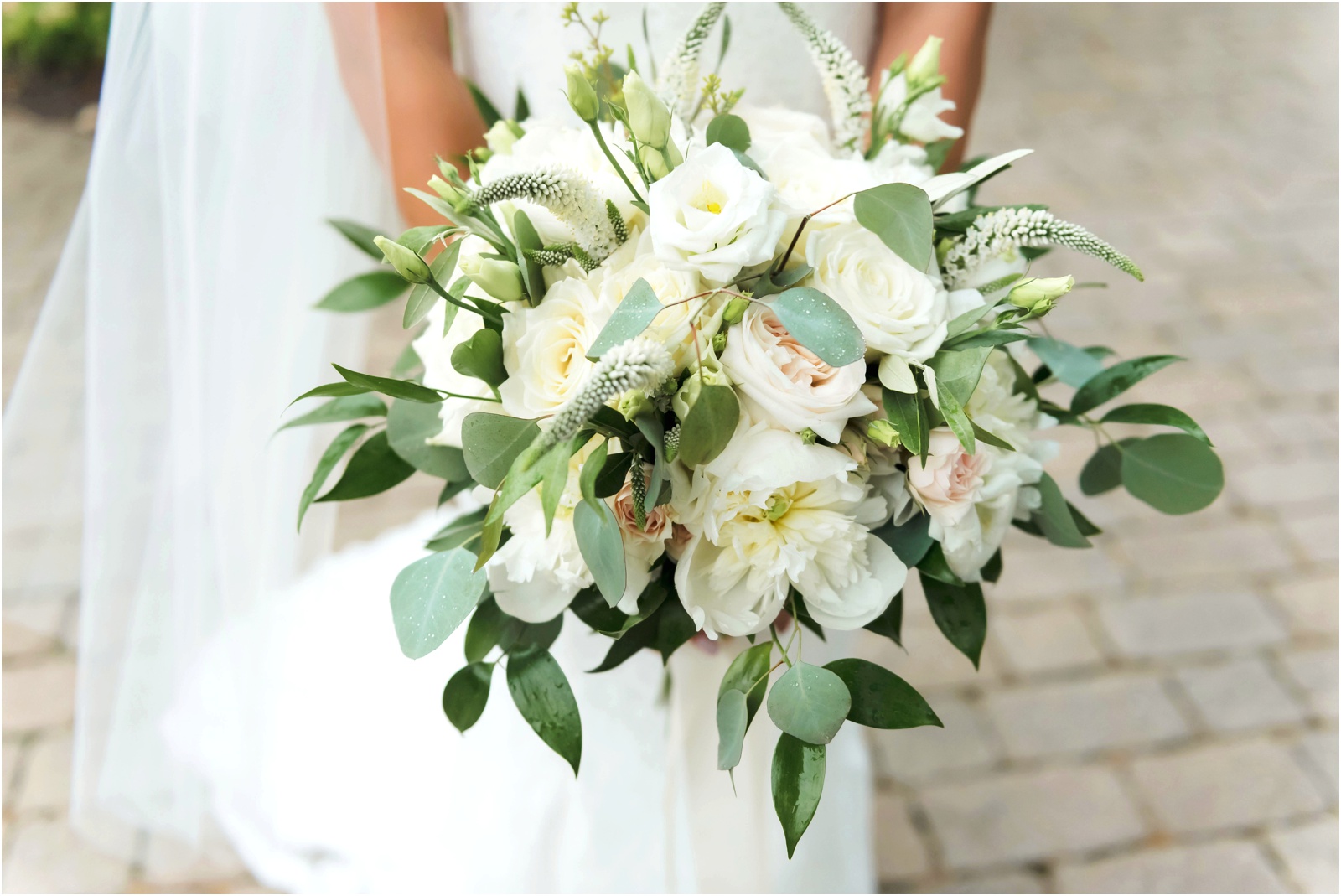 Michigan Wedding photographer | Weller's Carriage House wedding