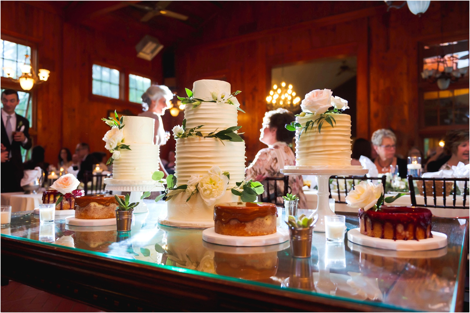 Michigan Wedding photographer | Weller's Carriage House wedding