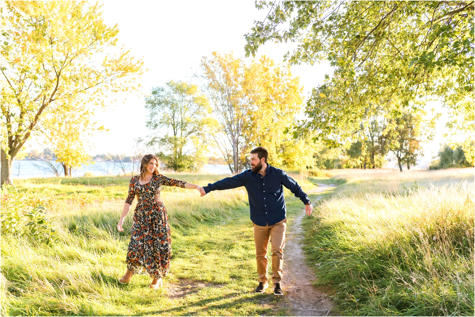 Fall Michigan engagement session | Erin Schmidt Photography | Metro Detroit Wedding Photographer