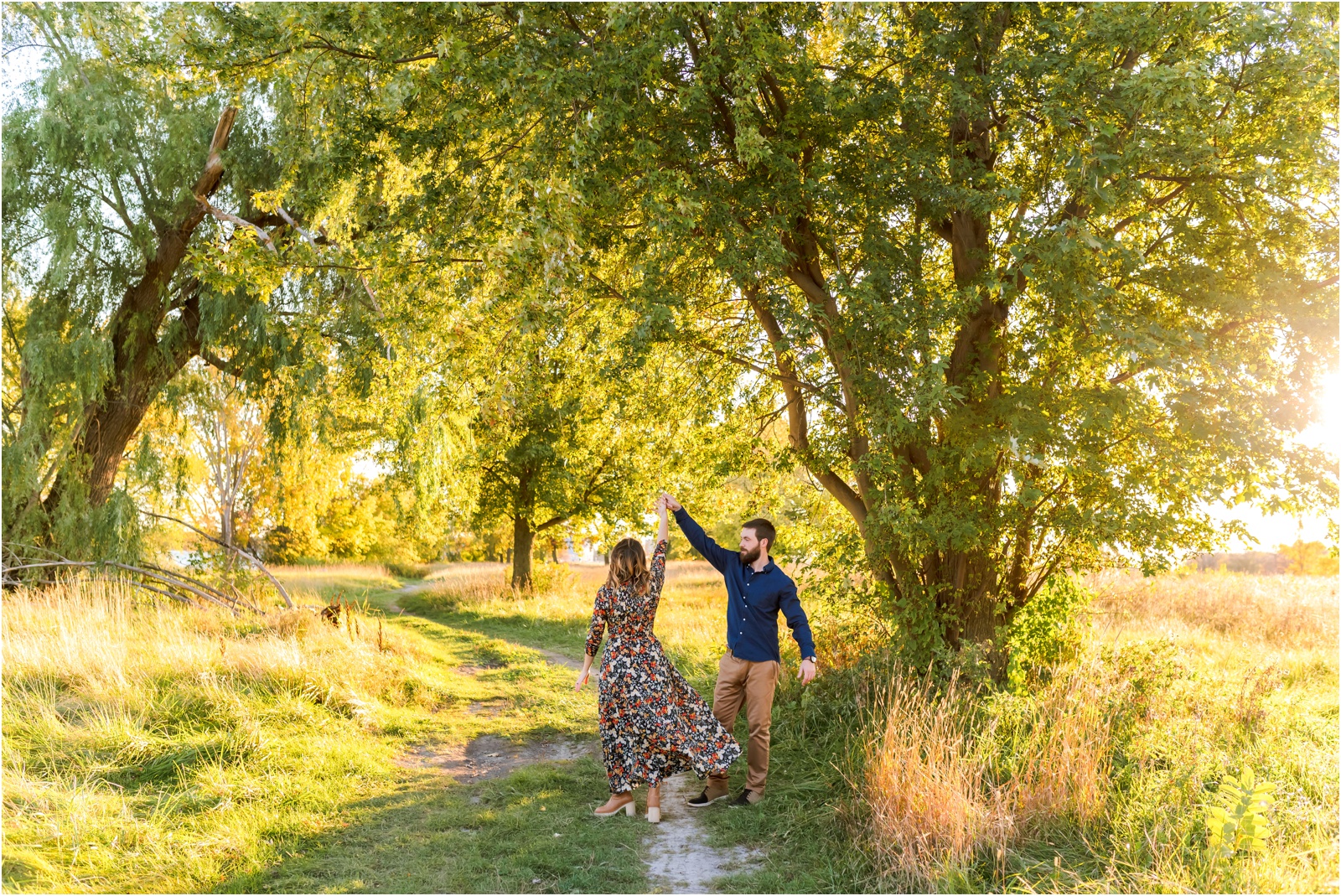 Fall Michigan engagement session | Erin Schmidt Photography | Metro Detroit Wedding Photographer