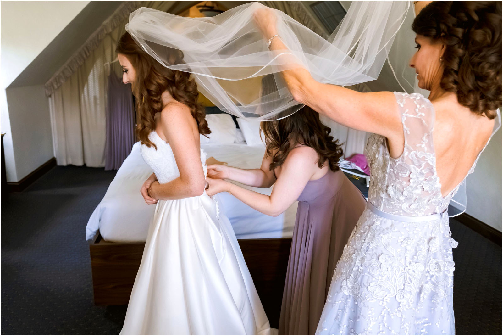 classic Michigan league wedding | Erin Schmidt Photography | Metro Detroit Wedding Photographer
