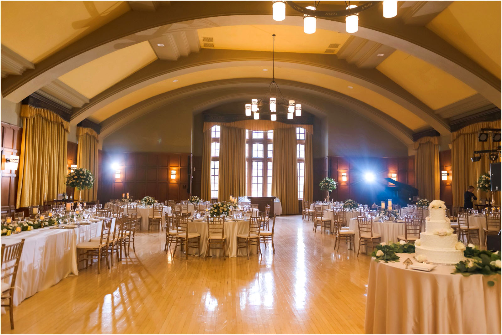 classic Michigan league wedding | Erin Schmidt Photography | Metro Detroit Wedding Photographer