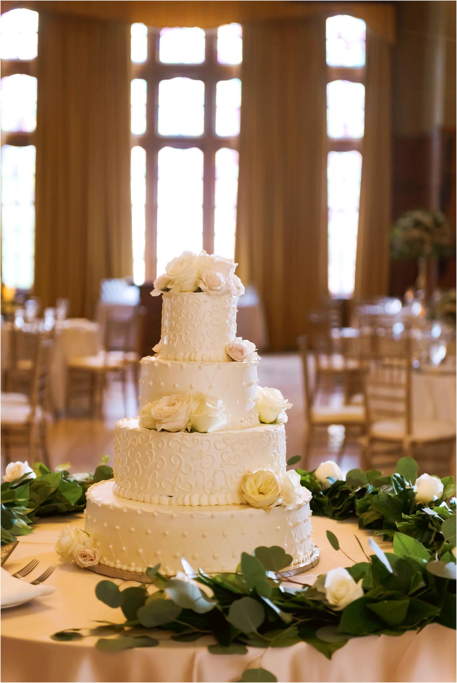 classic Michigan league wedding | Erin Schmidt Photography | Metro Detroit Wedding Photographer